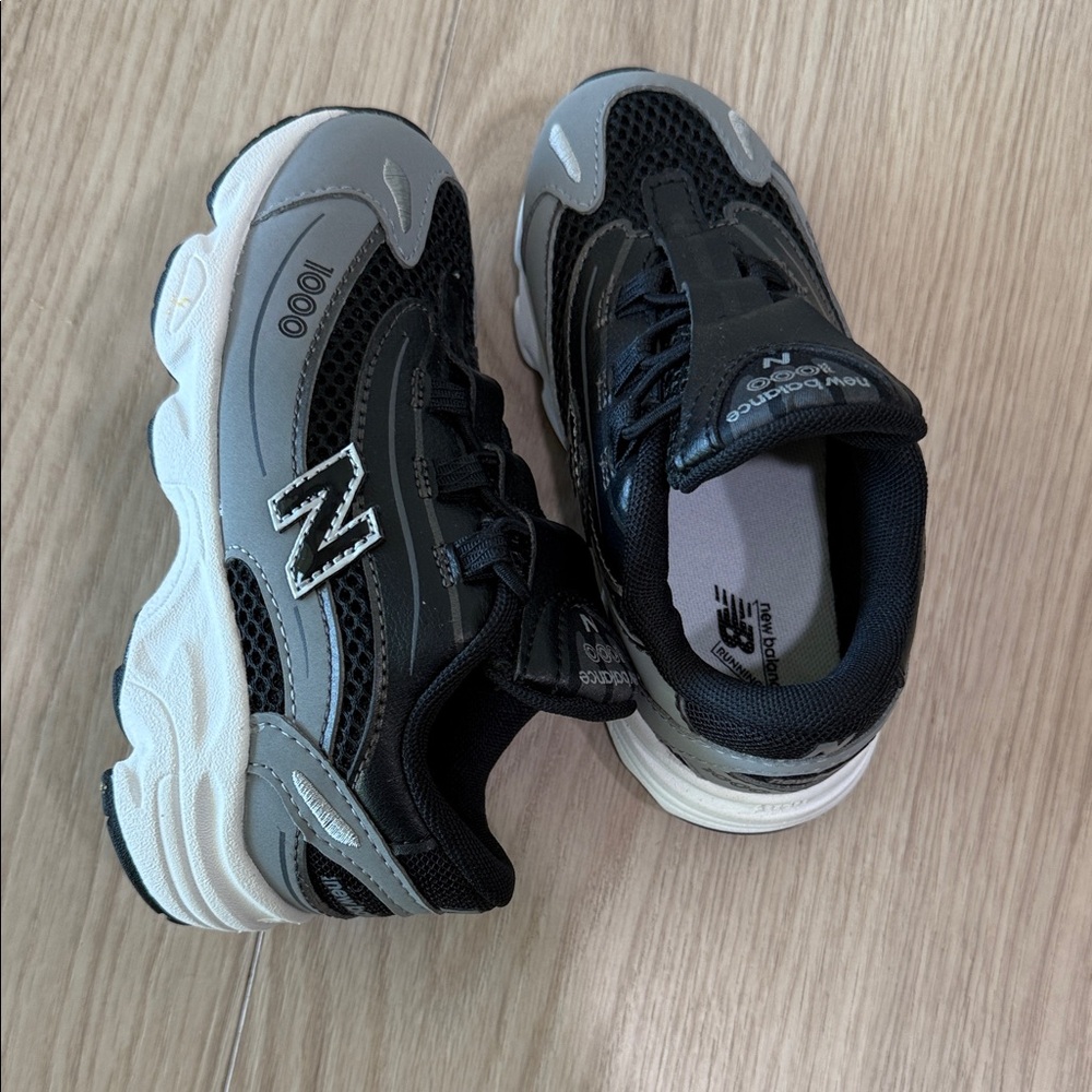 New Balance Kids Sneakers in Black & Gray 9C